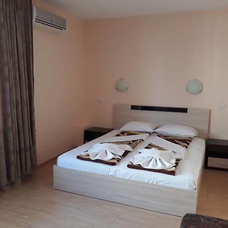 Guest House Lazur Obzor Exterior photo