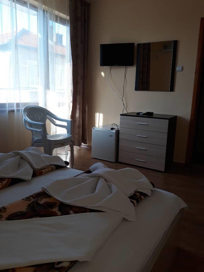 Guest House Lazur Obzor Exterior photo