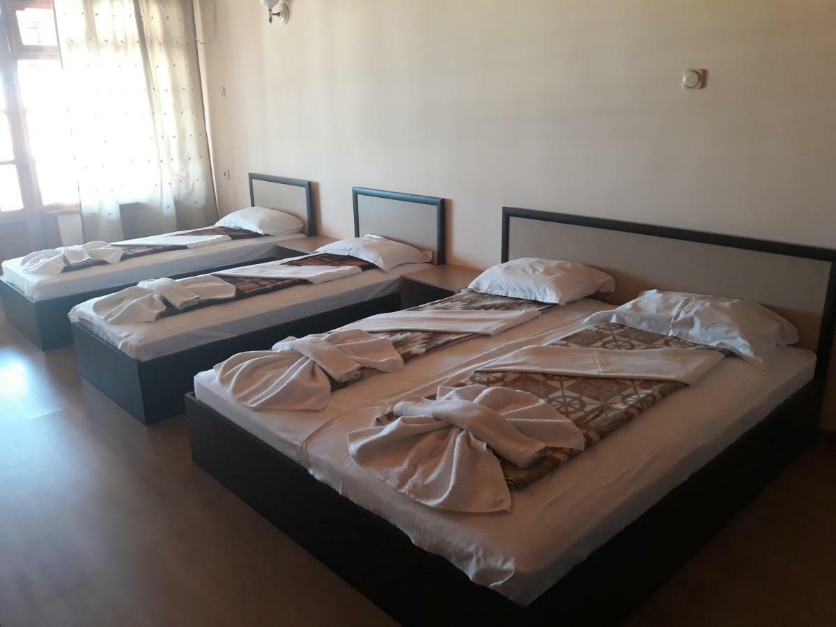 Guest House Lazur Obzor Exterior photo