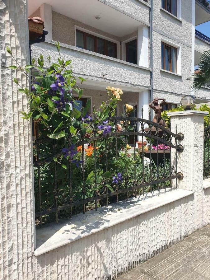 Guest House Lazur Obzor Exterior photo